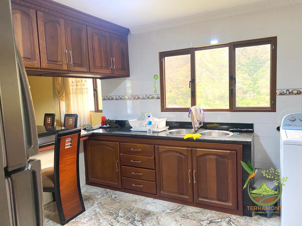 APARTAMENTO DE ARRIENDO EN VILCABAMBA. OCUPADO POR EL MOMENTO.