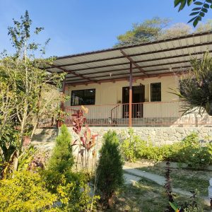 SE VENDE CASA EN VILCABAMBA.