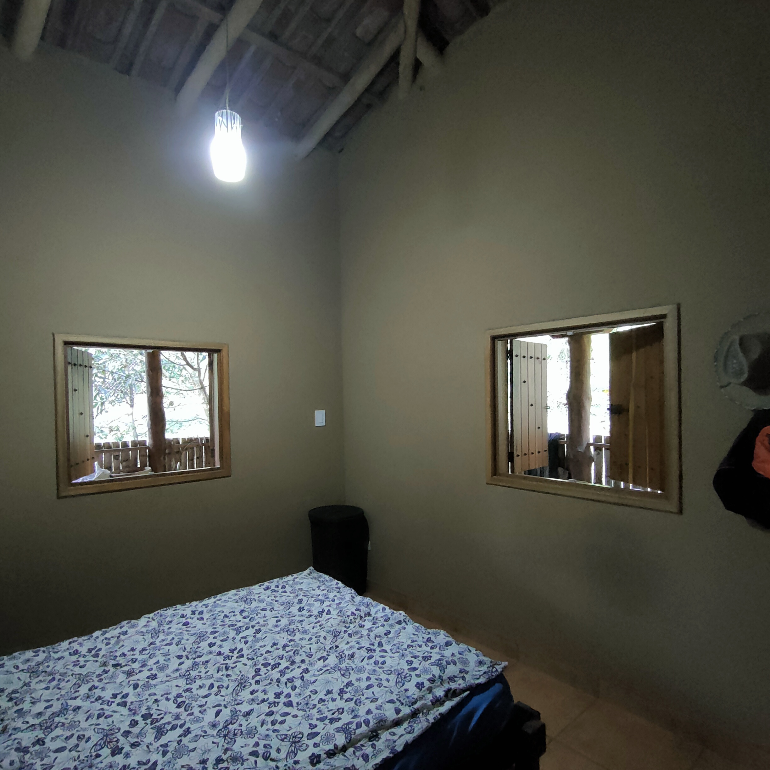 SE VENDE CASA MAS TERRENO JUNTO AL RIO.