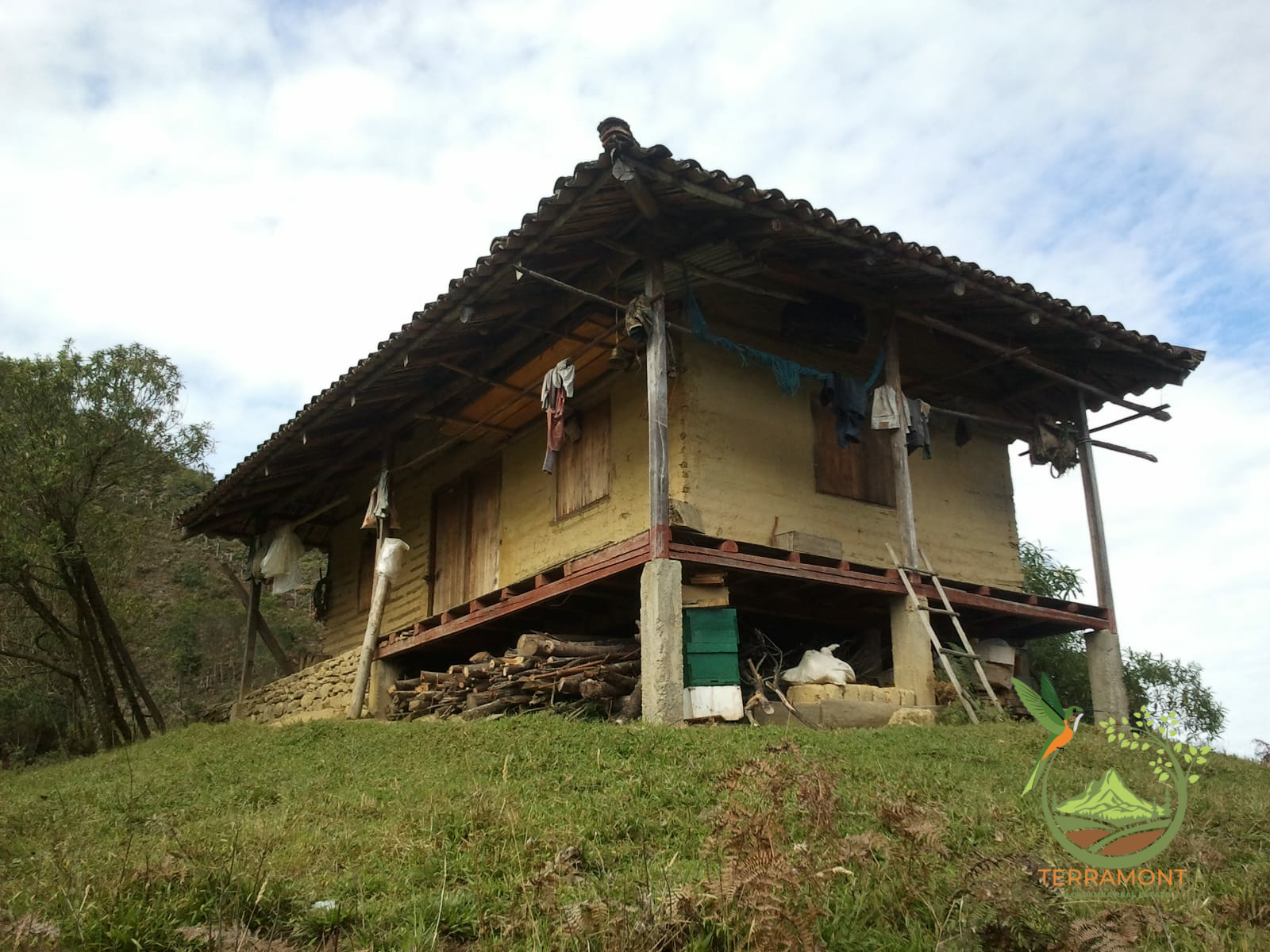 SE VENDE MAGNIFICA FINCA DE 42 HECTAREAS. (103.78 ACRES) EN VILCABAMBA.