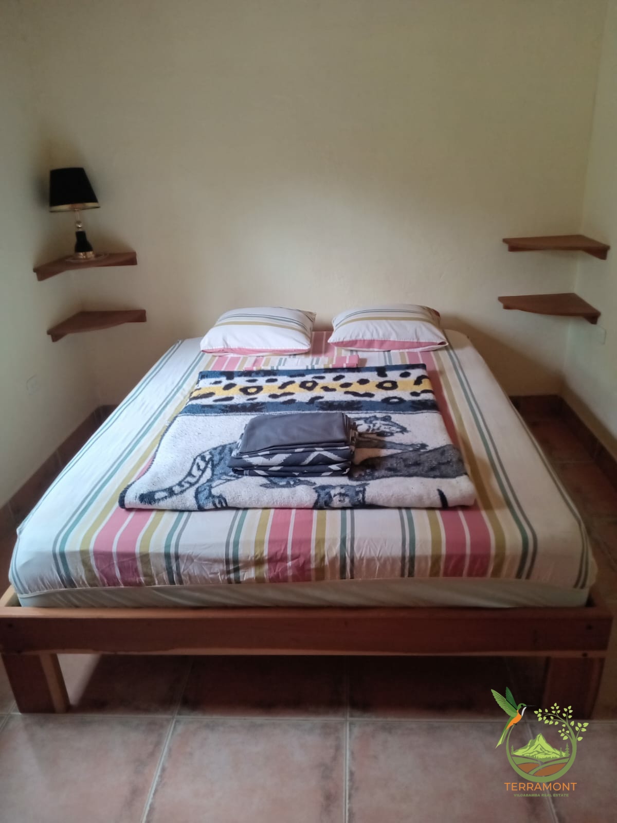 d18347e9-70e0-4f92-857a-d88b46a1af2a