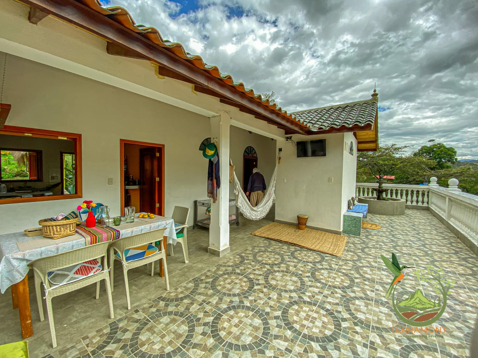 62e78439-37a7-4718-aa8b-a14d79b47901