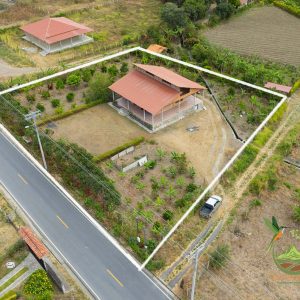 SE VENDE CASA MAS TERRENO EN VILCABAMBA.