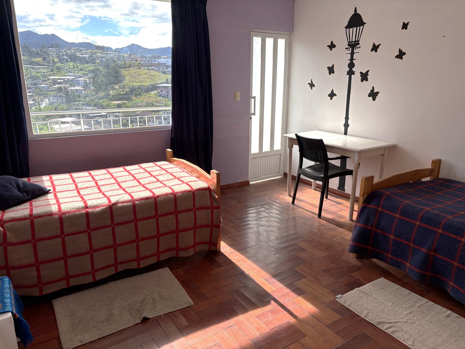 GW 11 dorm tres 02.JPG