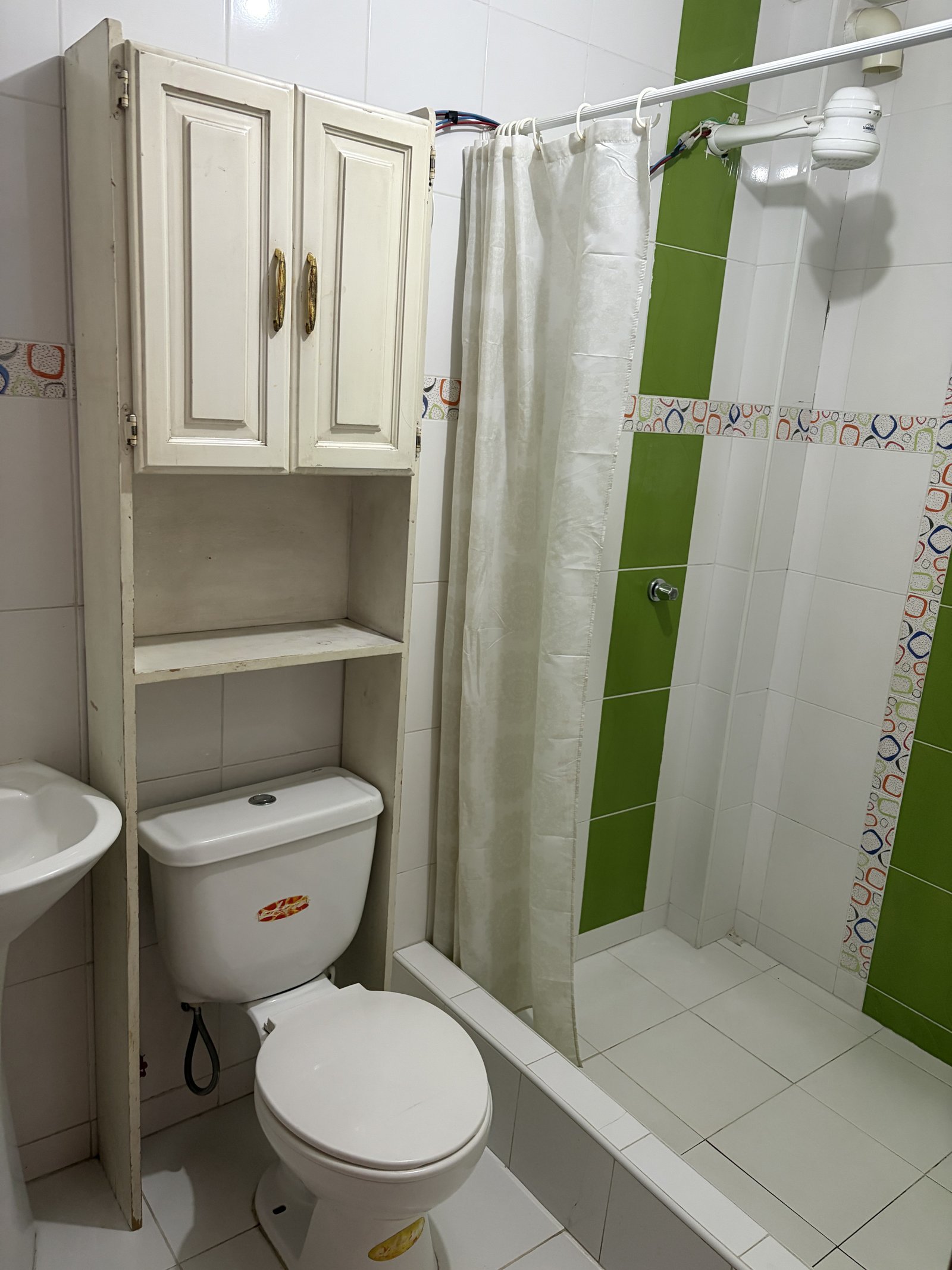 GW 12 bano tres 02.JPG